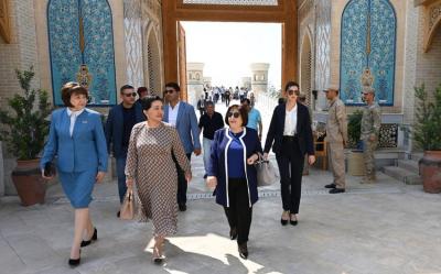Qadın Parlament Sədrləri Sammitinin iştirakçıları Səmərqəndə səfər ediblər - Foto