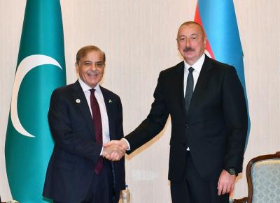 Prezident İlham Əliyev Səmərqənddə Pakistanın Baş naziri ilə görüşüb - Yenilənib