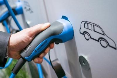 Azərbaycana elektromobillərin idxalı kəskin artıb