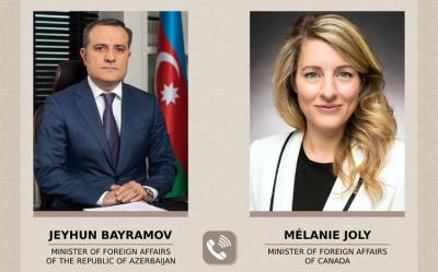 Ceyhun Bayramov Kanadanın xarici işlər naziri ilə telefonla danışıb