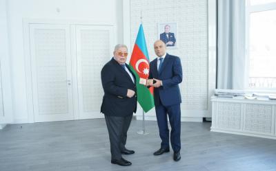 Anar Kərimov Azər Paşa Nemətova “Şərəf” ordenini təqdim edib