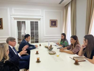 Günay Əfəndiyeva Yanoş Hovari ilə görüşüb