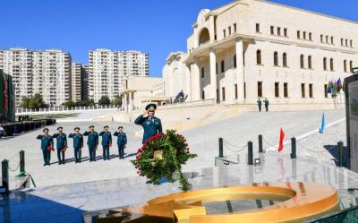 DSX sədri “Dəmir yumruq” abidə kompleksinin açılışını edib - Foto