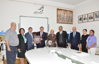 Ədəbiyyat İnstitutu və Beynəlxalq Türk Akademiyası birgə elmi-nəzəri seminar keçirib