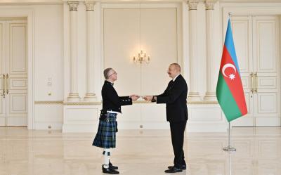 Prezident Britaniyanın yeni səfirinin etimadnaməsini qəbul edib - Yenilənib