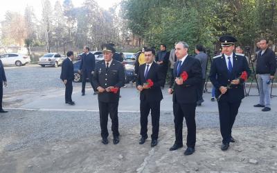 Baş prokuror Kamran Əliyev Gəncədə raket atəşinə tutulan əraziyə baş çəkib - Yenilənib