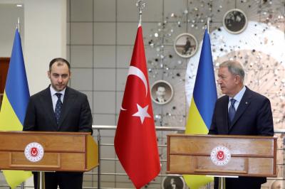 Hulusi Akar: “345 gəmi Ukrayna limanlarından 7 milyon 700 min ton taxıl daşıyıb”