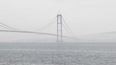 Çanaqqala boğazı dumana görə bağlanıb