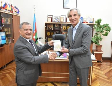 "Rossotrudniçestvo"nun təmsilçisi Milli Kitabxanada olub