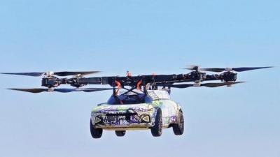 Dron texnologiyalı "uçan avtomobil" istehsal edilib