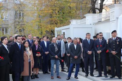 Moldova Parlamentində Şuşaya həsr olunmuş sərgi açılıb