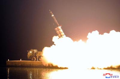 Şimali Koreya Yapon dənizinə ballistik raket atıb