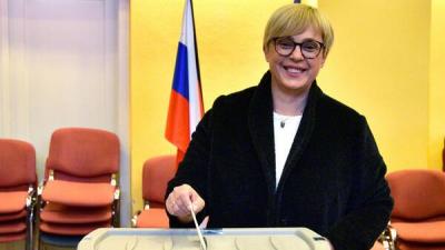 Natasa Pirc Musar Sloveniyanın ilk qadın prezidenti oldu