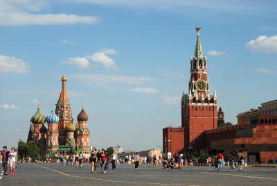 Moskvanın mərkəzində anbar yanır