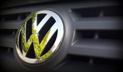 "Volkswagen" Çindəki bir fabrikində istehsalı dayandırıb