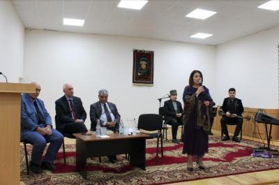 Xalq yazıçısı Əzizə Cəfərzadə yad edilib