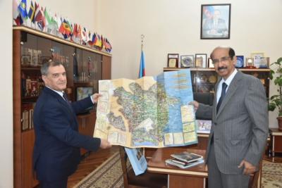 Dubay Şəhər kitabxana fondunun sədri Milli Kitabxanada olub