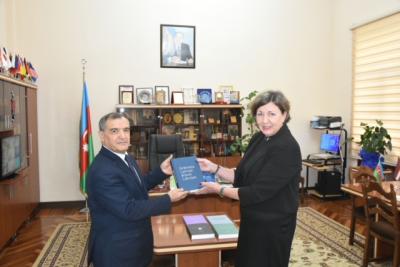 Latviyanın Azərbaycandakı müvəqqəti işlər vəkili Milli Kitabxanada olub