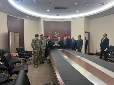 Dövlət Baxçalı Vətən Müharibəsi qazilərinə qızıl Boz Qurd nişanı hədiyyə edib - FOTO