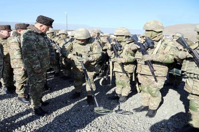 MN-in rəhbər heyəti Ermənistanla sərhəddə komando və digər hərbi hissələrdə olub - FOTO