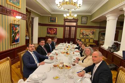 Hikmət Hacıyev İsrail XİN-in yüksək səviyyəli rəsmilərini qəbul edib