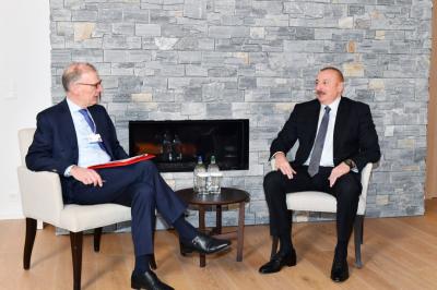 Dövlət başçısı Davosda “Carlsberg Group”un prezidenti və baş icraçı direktoru ilə görüşüb