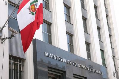 Peru Hondurasdakı səfirini geri çağırıb