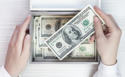 Azərbaycan bankları ötən il 5 milyard dollarlıq nağd xarici valyuta alıb-satıb