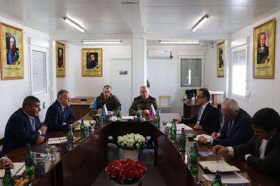 Azərbaycanlı deputat Xocalıda erməni icmasının nümayəndələri ilə görüşdü