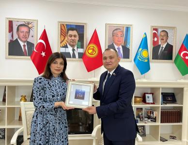 Günay Əfəndiyeva qazaxıstanlı diplomatla görüşüb
