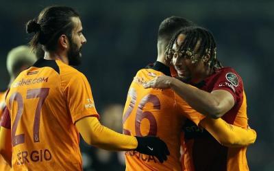 "Qalatasaray" Bakıya 23 futbolçu ilə gəlir