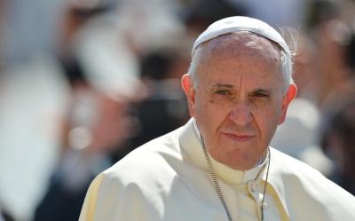 Roma Papası hospitala yerləşdirilib