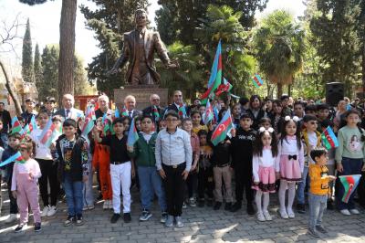 Qəmbər Hüseynlinin məzarı ətrafında uşaq parkı salınıb