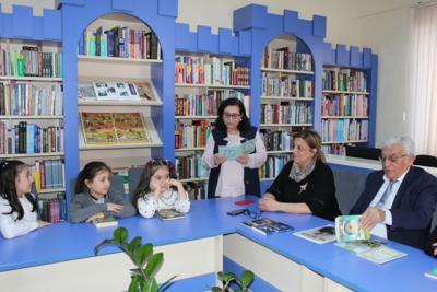 Uşaq yazıçısı Zahid Xəlilin məktəblilərlə görüşü