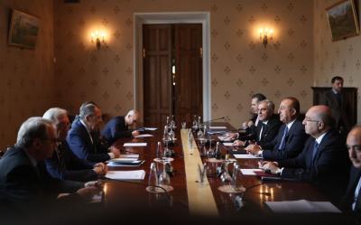 Çavuşoğlu və Lavrov Cənubi Qafqazdakı durumu müzakirə ediblər