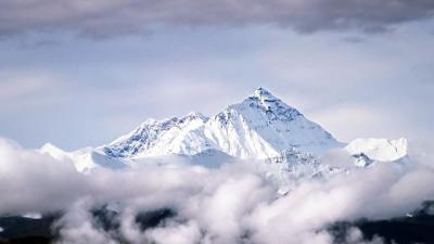 Everestə 26-cı dəfə qalxaraq zirvə rekordunu yenilədi