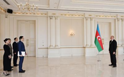Prezident Qazaxıstanın yeni səfirinin etimadnaməsini qəbul edib