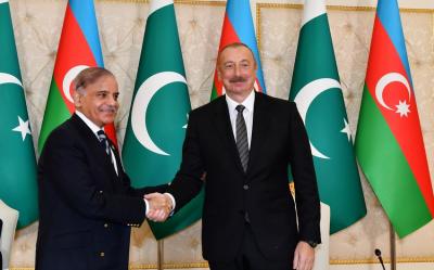 Prezidenti Vətən müharibəsi dövründə dəstəyə görə Pakistanın Baş nazirinə təşəkkür edib