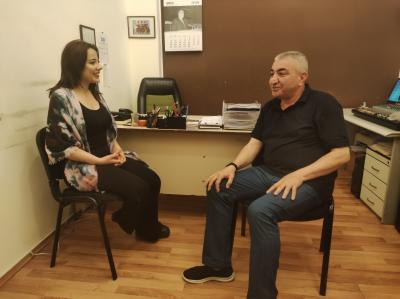 "Son illər sənət adamlarından belə bir söz eşidirəm ki...