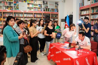 Şain Sinarianın "Bir ömür, iki tale" kitabının təqdimatından VİDEO