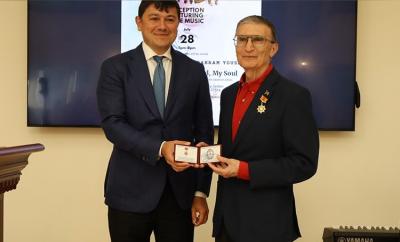 Aziz Sancara “Diaspor fəaliyyətində xidmətə görə” medalı təqdim edildi