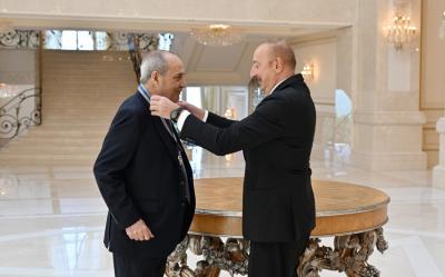 Prezident Xalq artisti Rasim Balayevə “İstiqlal” ordenini təqdim etdi - YENİLƏNİB