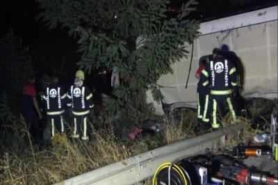 Türkiyədə TIR avtobusla toqquşub  - 6 ölü, 43-ü yaralı