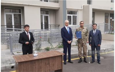 Gəncədə şəhid ailələri və müharibə əlillərinə 65 mənzil verilib