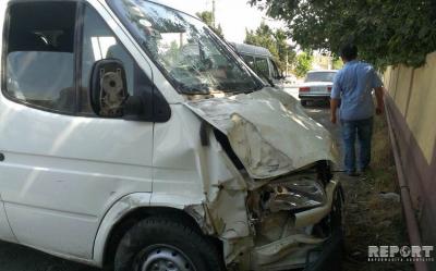 Salyanda mikroavtobus kanala aşıb  - ölən var