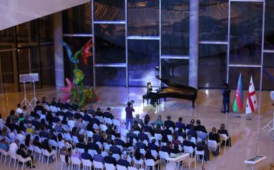 Məşhur pianoçu Elisso Bolkvadze Heydər Əliyev Mərkəzində çıxış edib