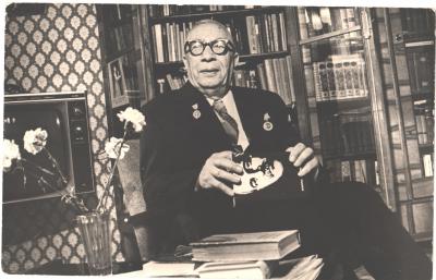 Kitab içində kitab -  Rafael Hüseynov yazır