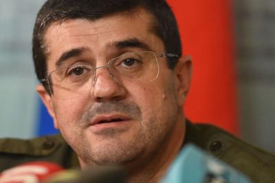 Araik Arutyunyan saxlanılaraq Bakıya gətirilir