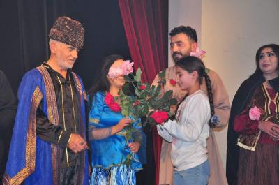 “Yuğ”un rejissoru Ağdam Dövlət Dram Teatrında yeni tamaşa qoydu