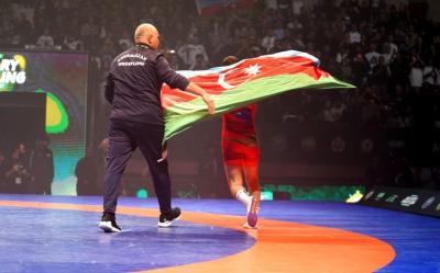 Güləşçilərimiz Bakıdakı dünya çempionatını 21 medalla başa vurublar